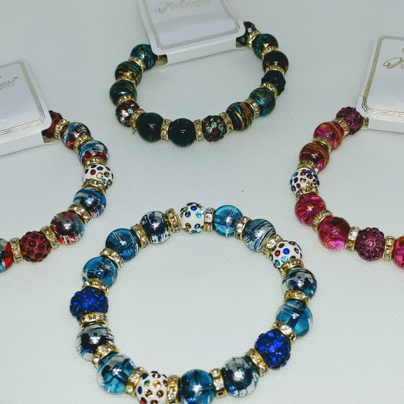 Vintage style beaded bracelet - Picture 2 of 3